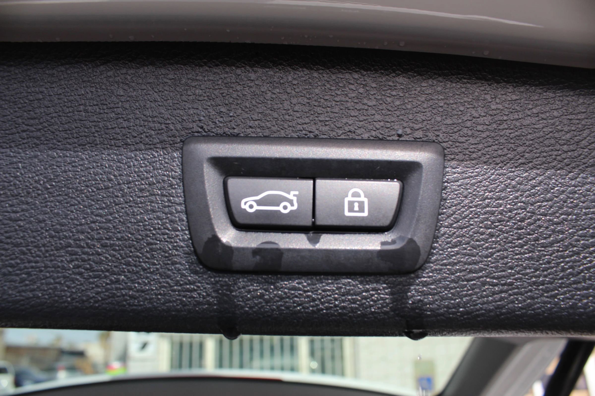 Used 2015 BMW X3 xDrive28d image 12