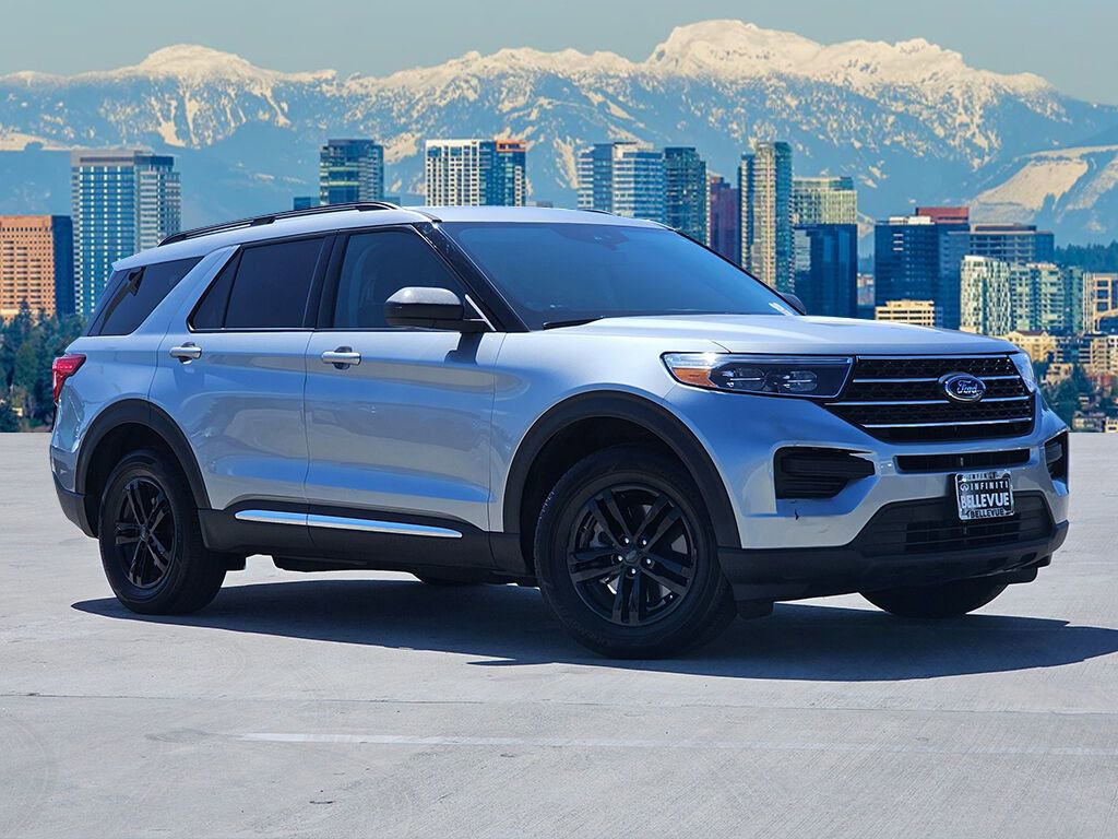 Used 2022 Ford Explorer XLT w/ Class IV Trailer Tow Package image 1