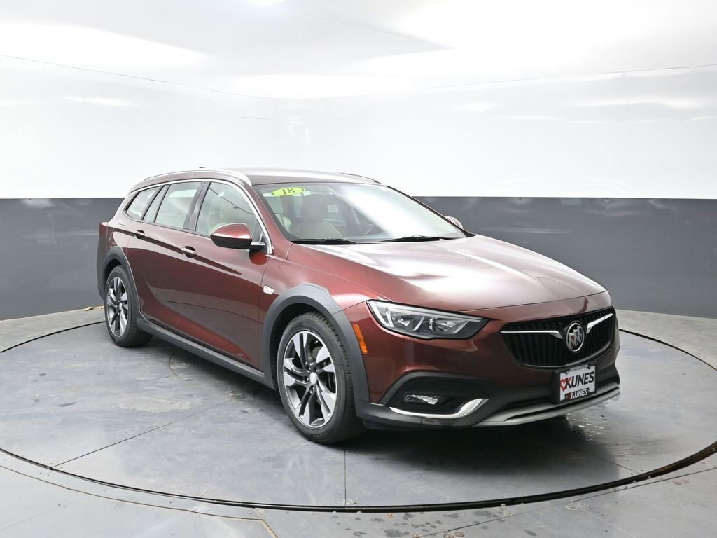 Used 2018 Buick Regal Preferred w/ Sights and Sounds Package AWD/4WD image 6