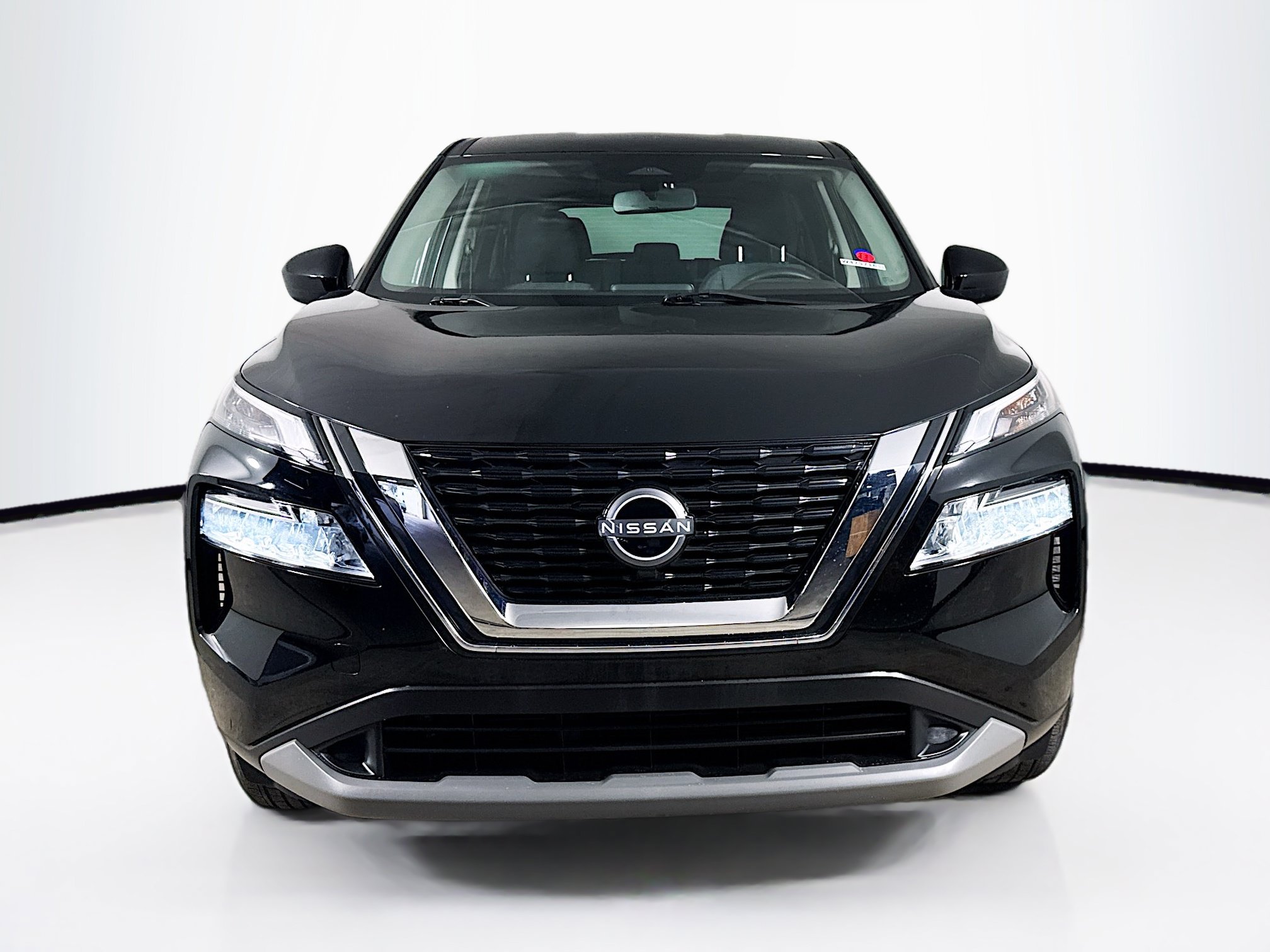 Used 2023 Nissan Rogue SV AWD/4WD image 3