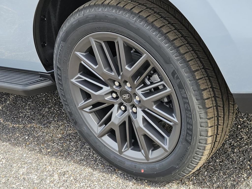 New 2026 Ford Expedition Platinum w/ Stealth Appearance Package image 9