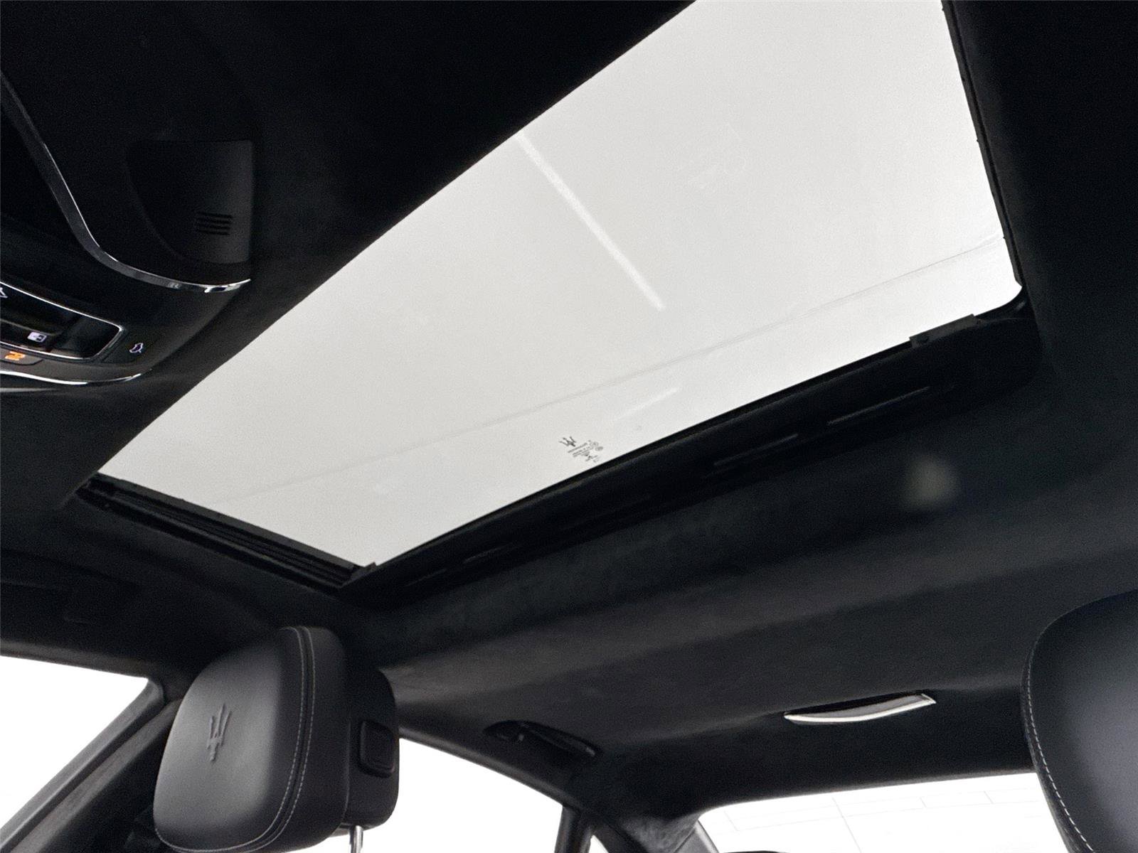 Used 2020 Maserati Quattroporte GTS GranLusso image 6