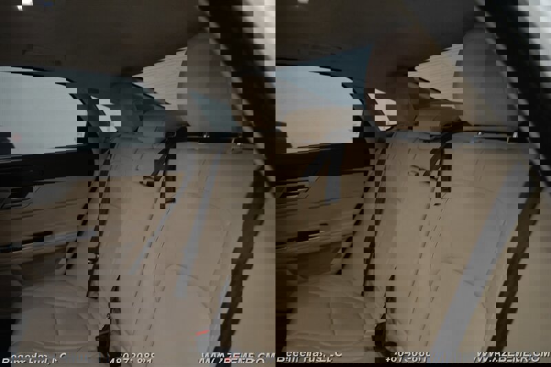 Used 2020 Jaguar XF Premium image 22