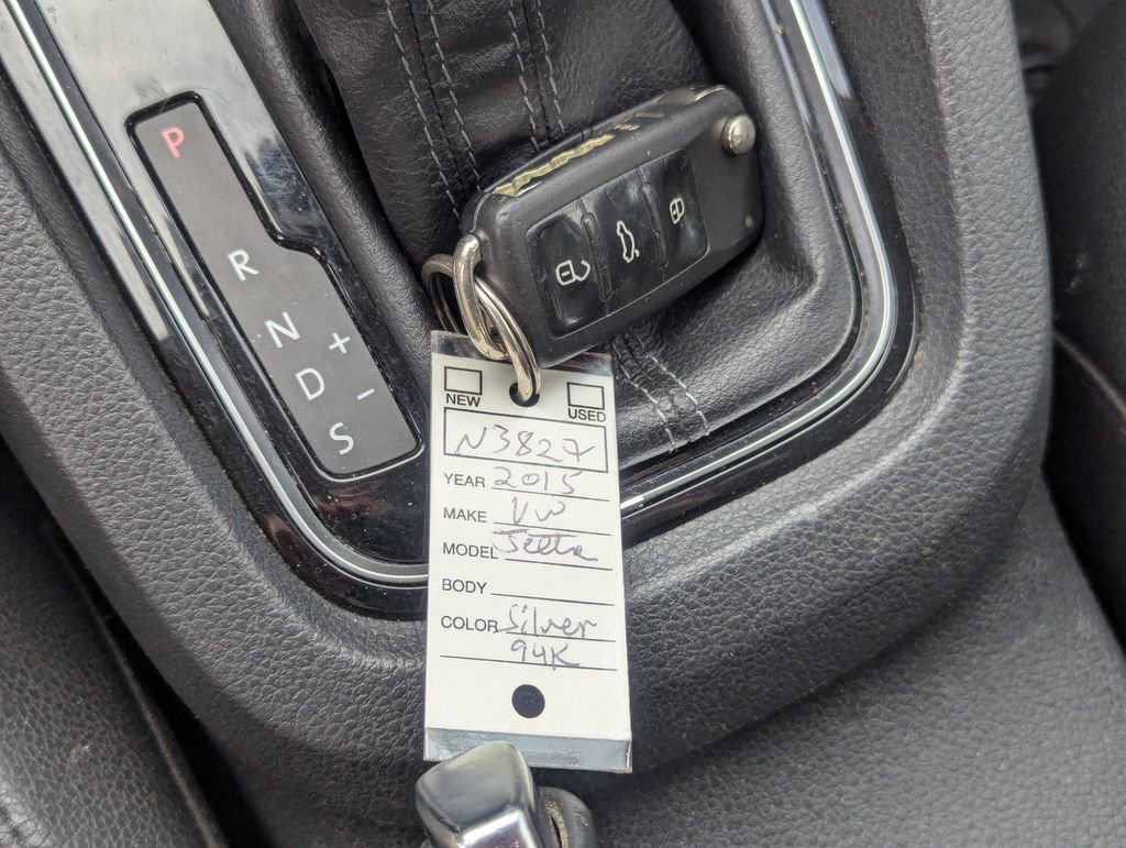 Used 2015 Volkswagen Jetta SEL Premium image 35