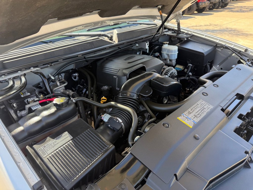 Used 2011 Chevrolet Avalanche LS image 33