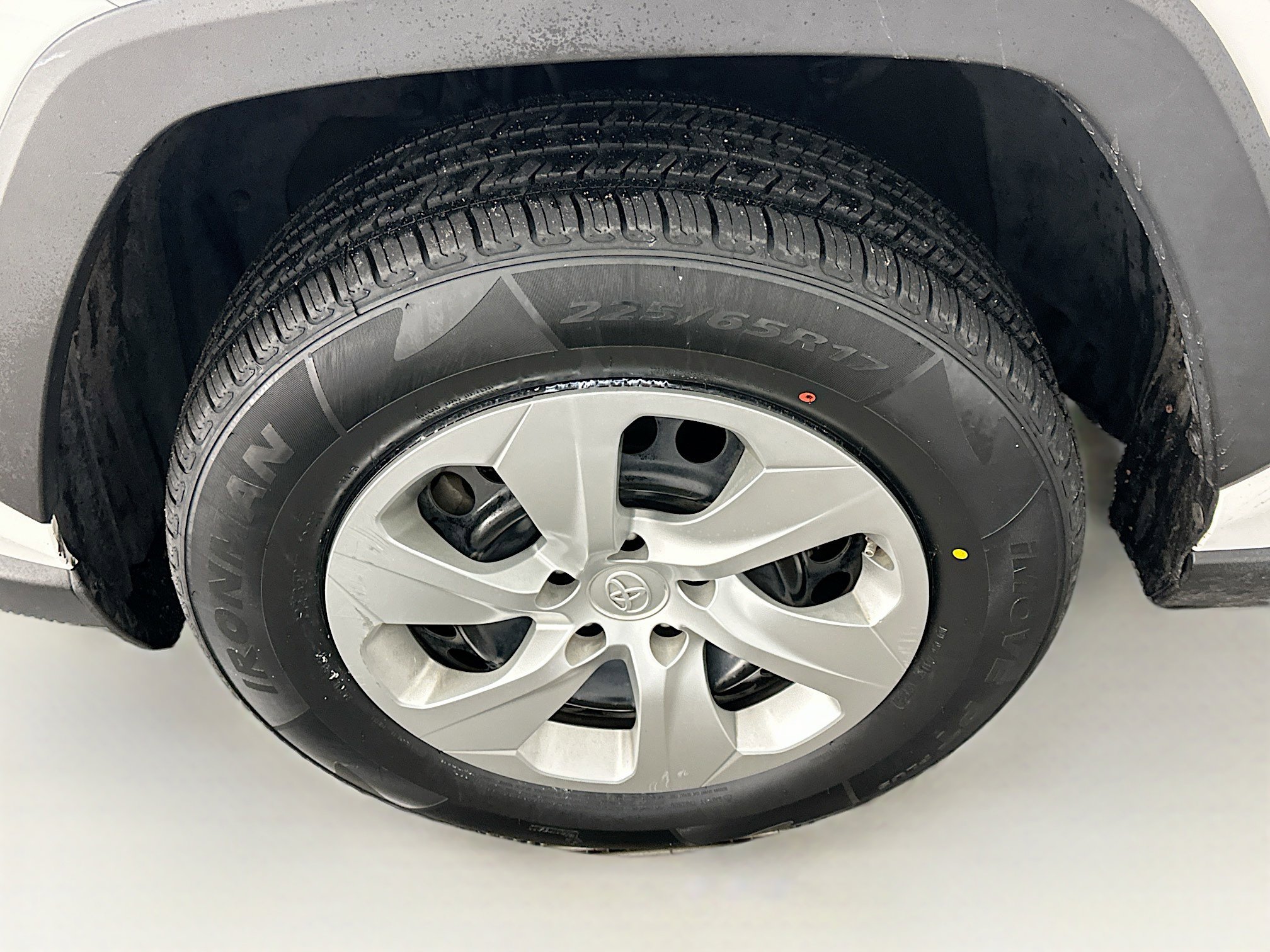 Used 2019 Toyota RAV4 LE image 11