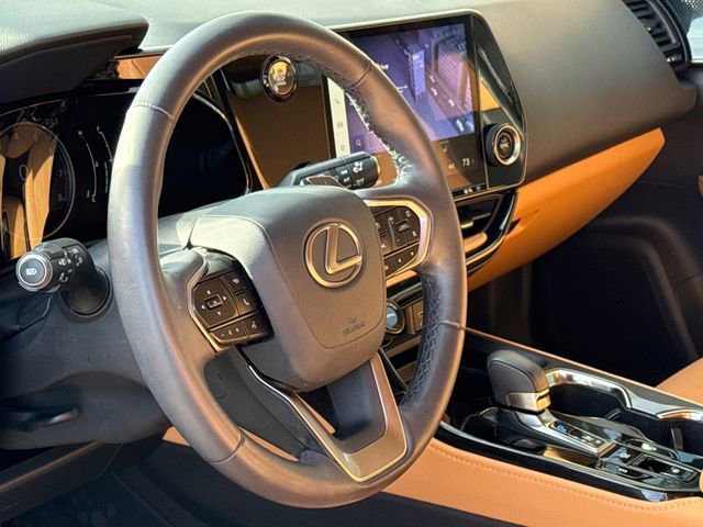 Used 2025 Lexus NX 250 FWD w/ Towing Package (2000 Lbs) image 18