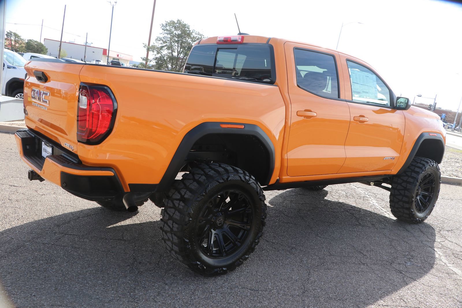 New 2025 GMC Canyon AT4 w/ AT4 Premium Package image 7