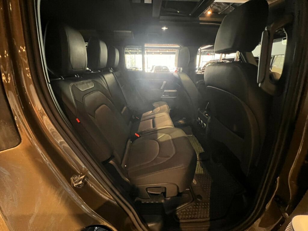 Used 2023 Land Rover Defender 110 X-Dynamic SE image 29