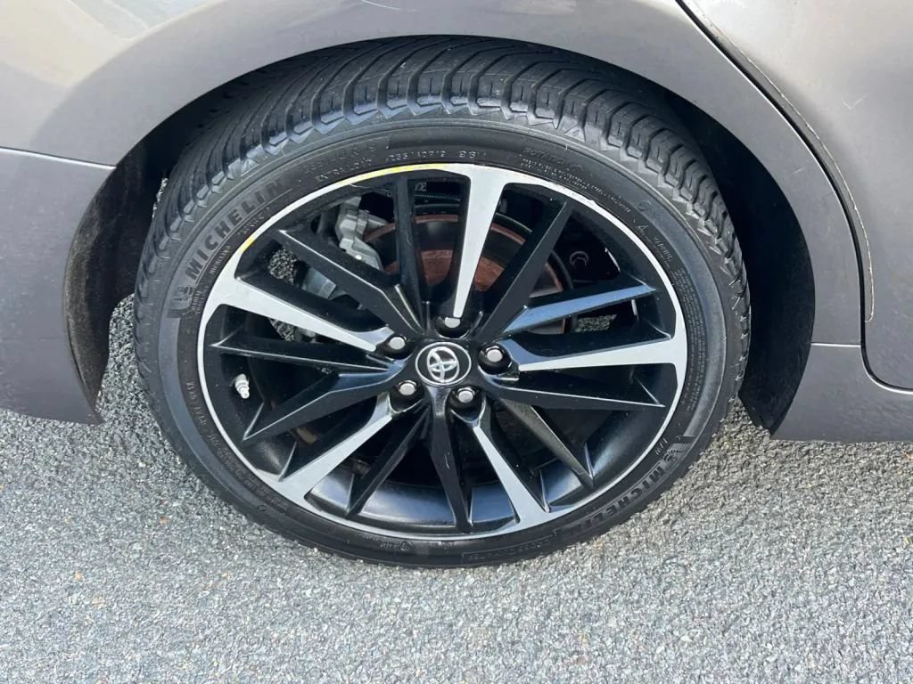 Used 2018 Toyota Camry XSE FWD image 34