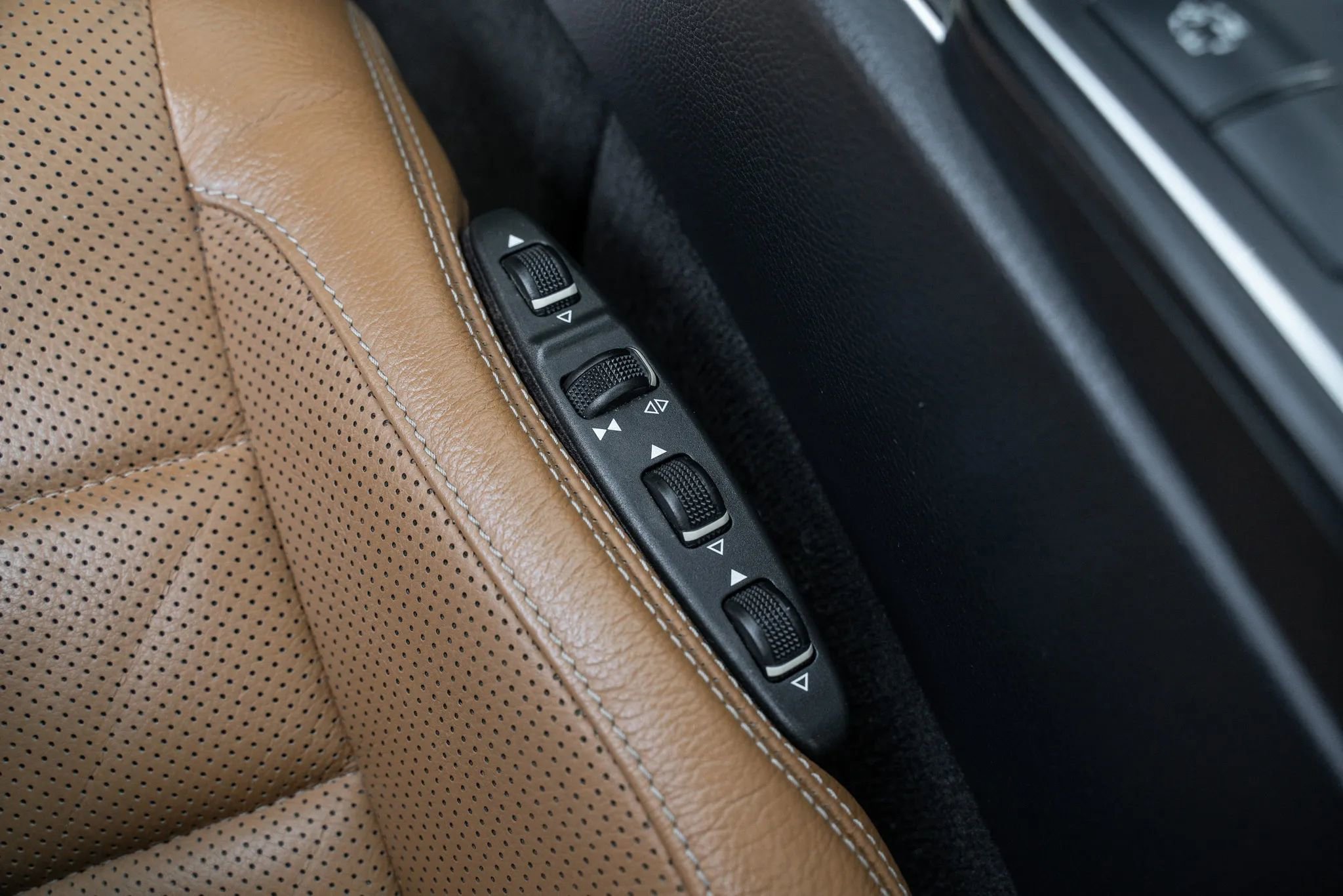 Used 2017 Mercedes-Benz E 400 Coupe w/ Premium 2 Package image 19