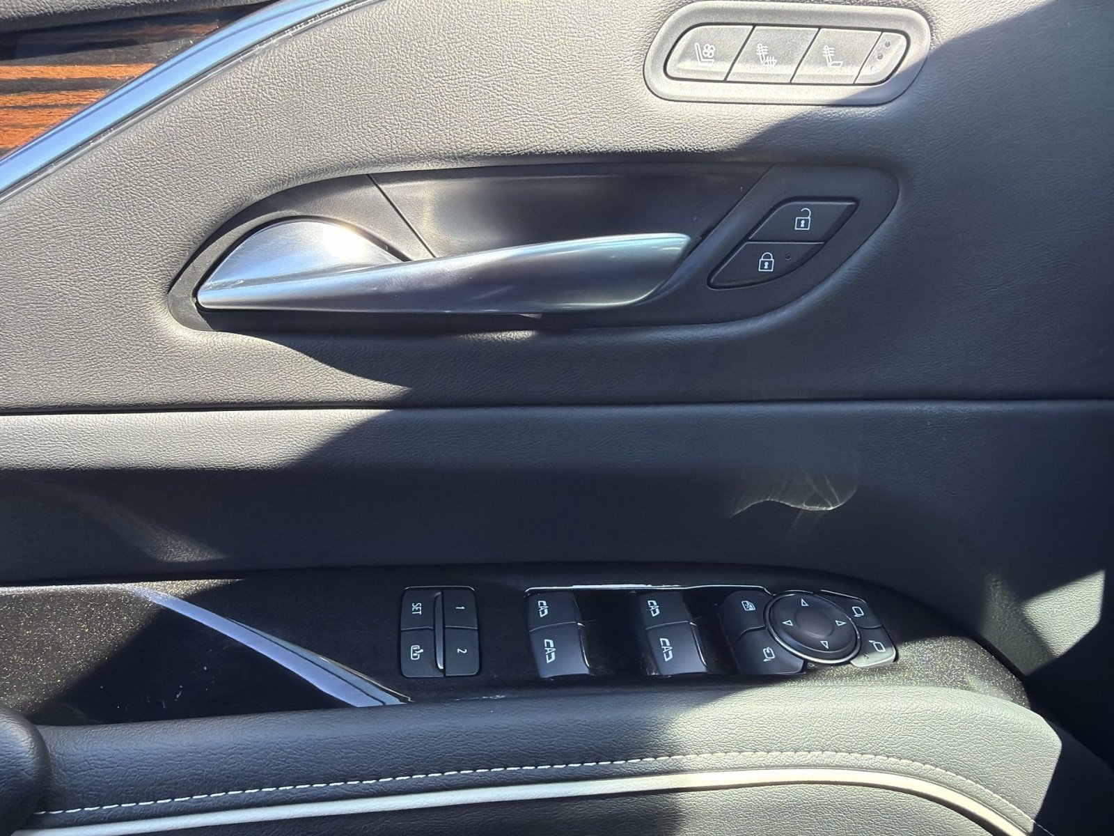 Used 2024 Cadillac Escalade ESV Sport w/ LPO, ONYX Package image 15