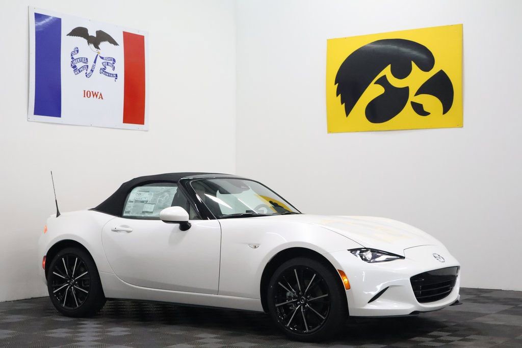 Used 2024 MAZDA MX-5 Miata Grand Touring image 1