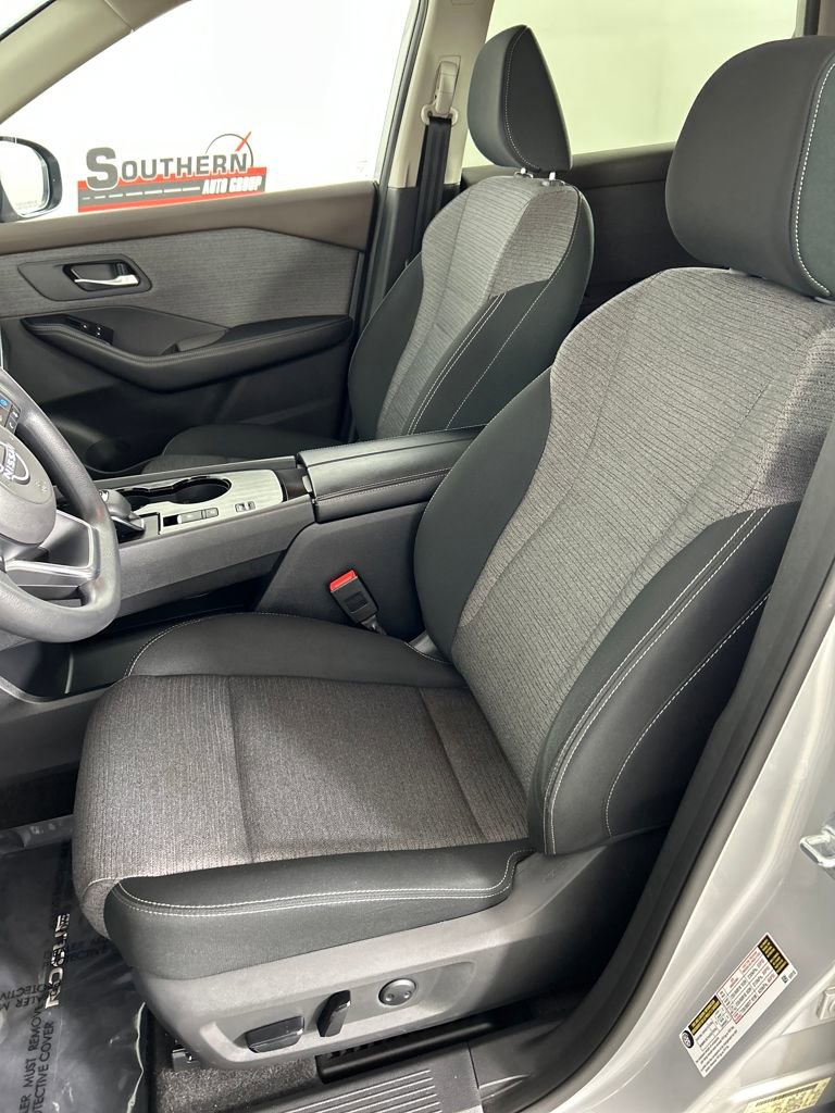 Used 2023 Nissan Rogue SV image 20