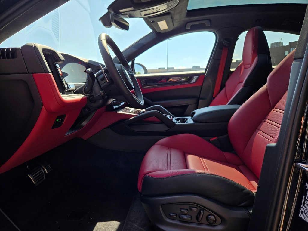 New 2026 Porsche Cayenne GTS image 18