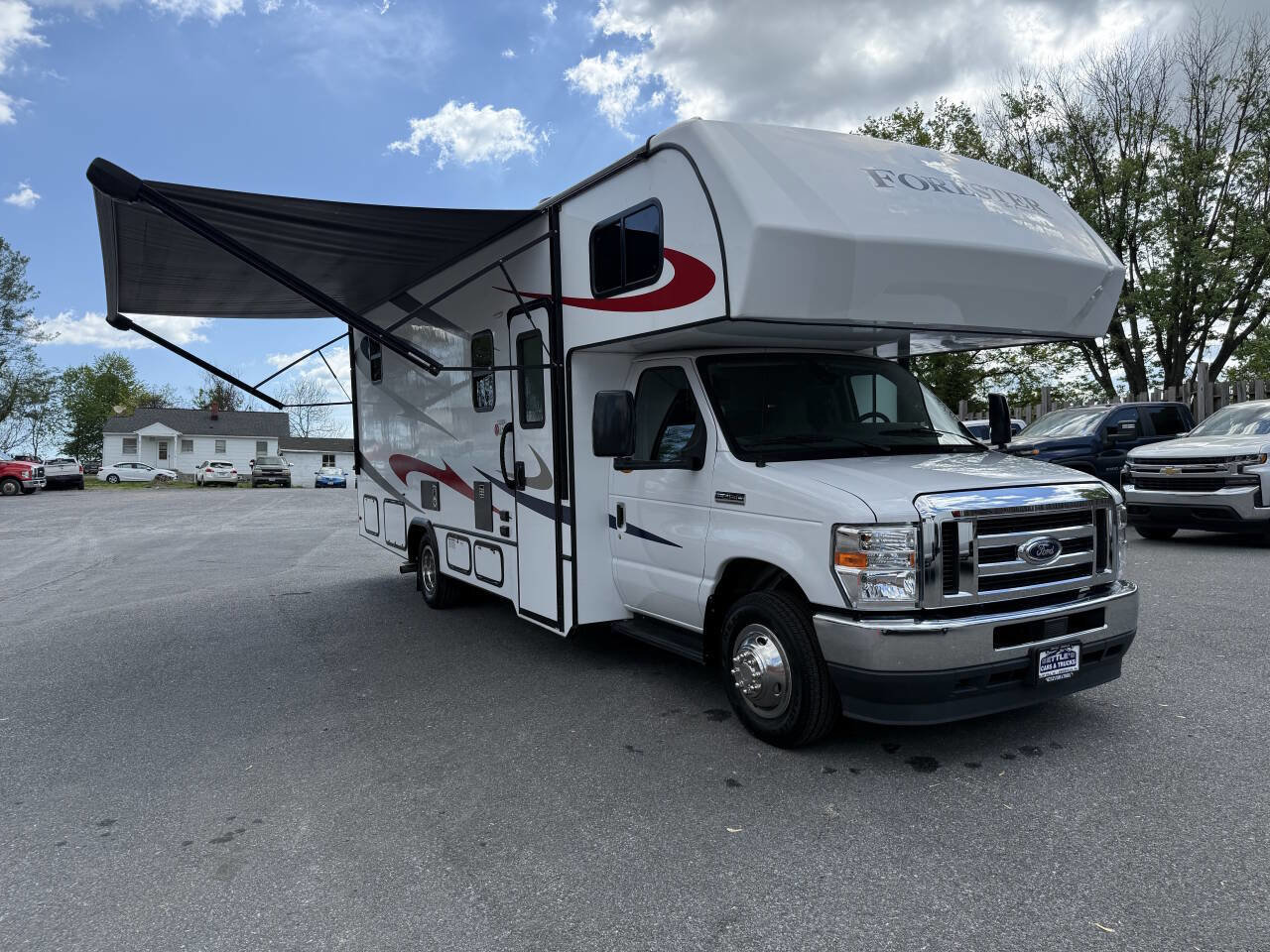 Used 2022 Ford E-450 and Econoline 450 Super Duty w/ Motorhome Prep Package RWD image 1