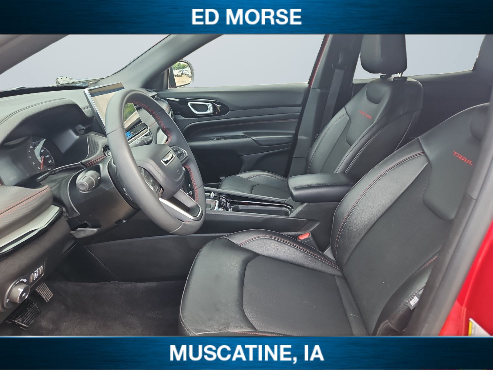 Used 2025 Jeep Compass Trailhawk AWD/4WD image 13