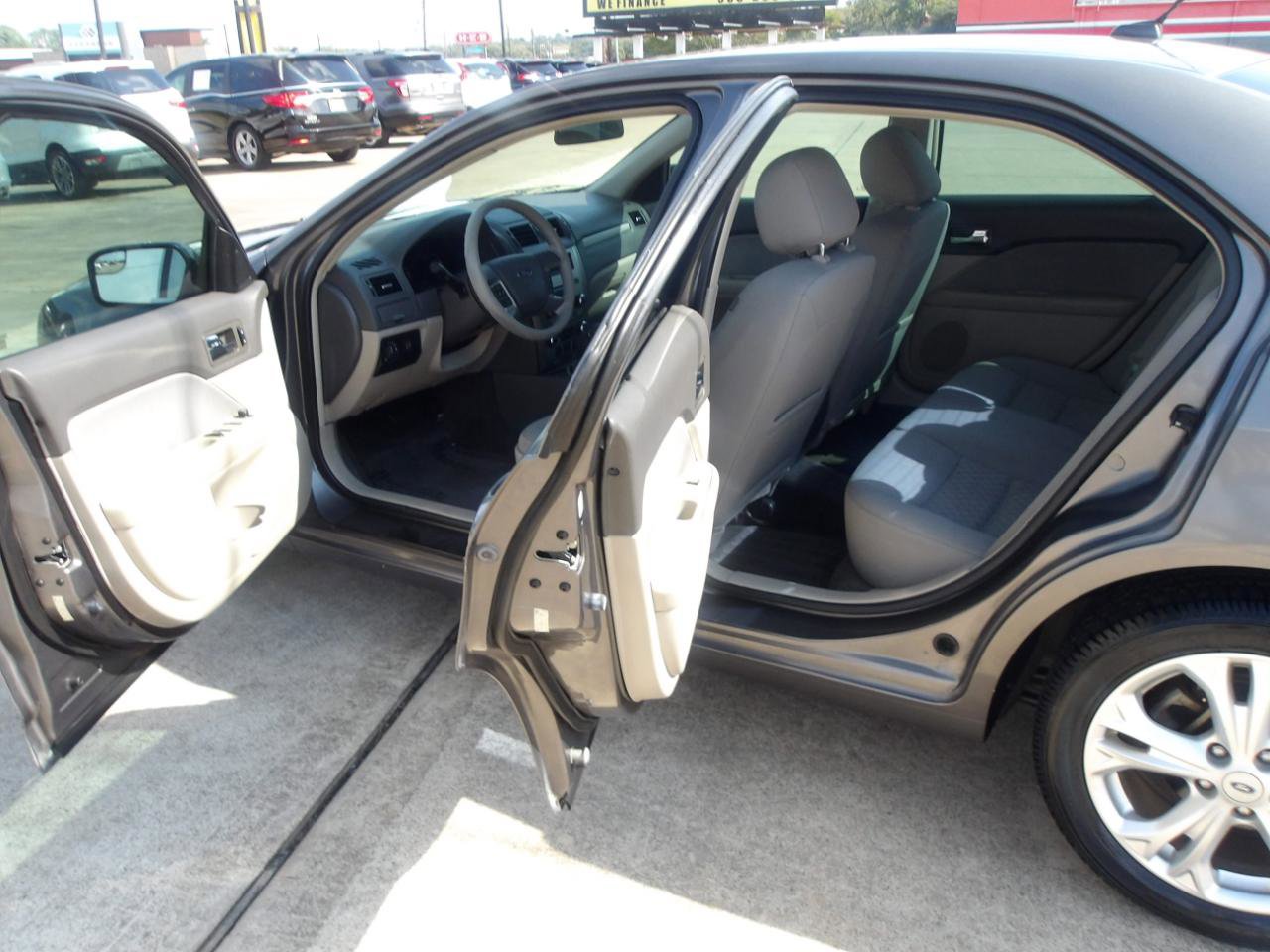 Used 2012 Ford Fusion SE FWD image 15