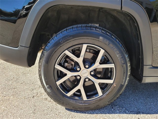 Used 2024 Jeep Grand Cherokee Limited image 23