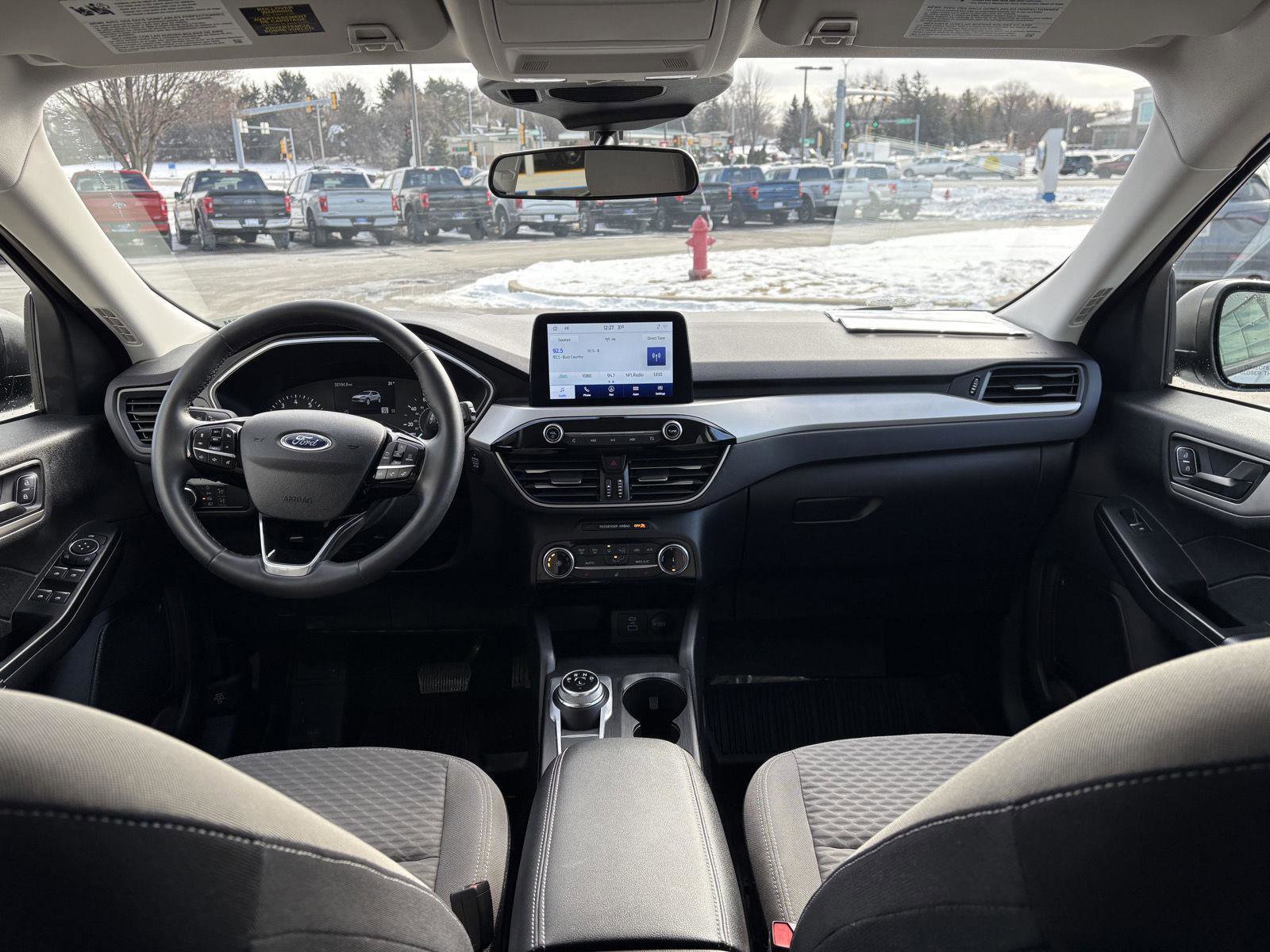 Used 2022 Ford Escape SE w/ Cold Weather Package image 9