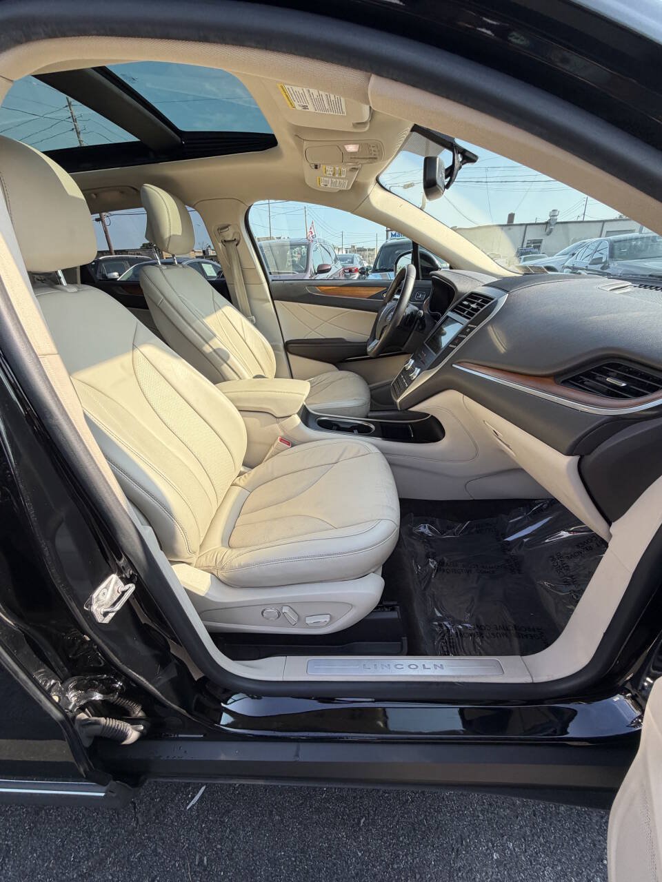 Used 2018 Lincoln MKC Select w/ Select Plus Package AWD/4WD image 31