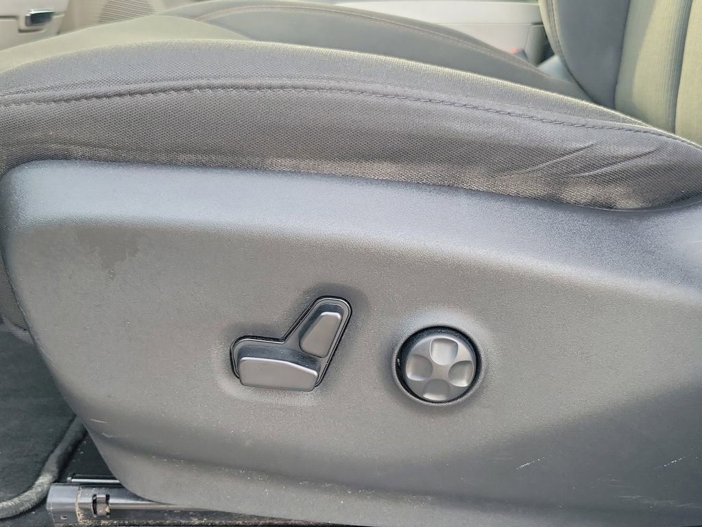 Used 2020 Chrysler Pacifica Touring w/ Tire & Wheel Group image 24