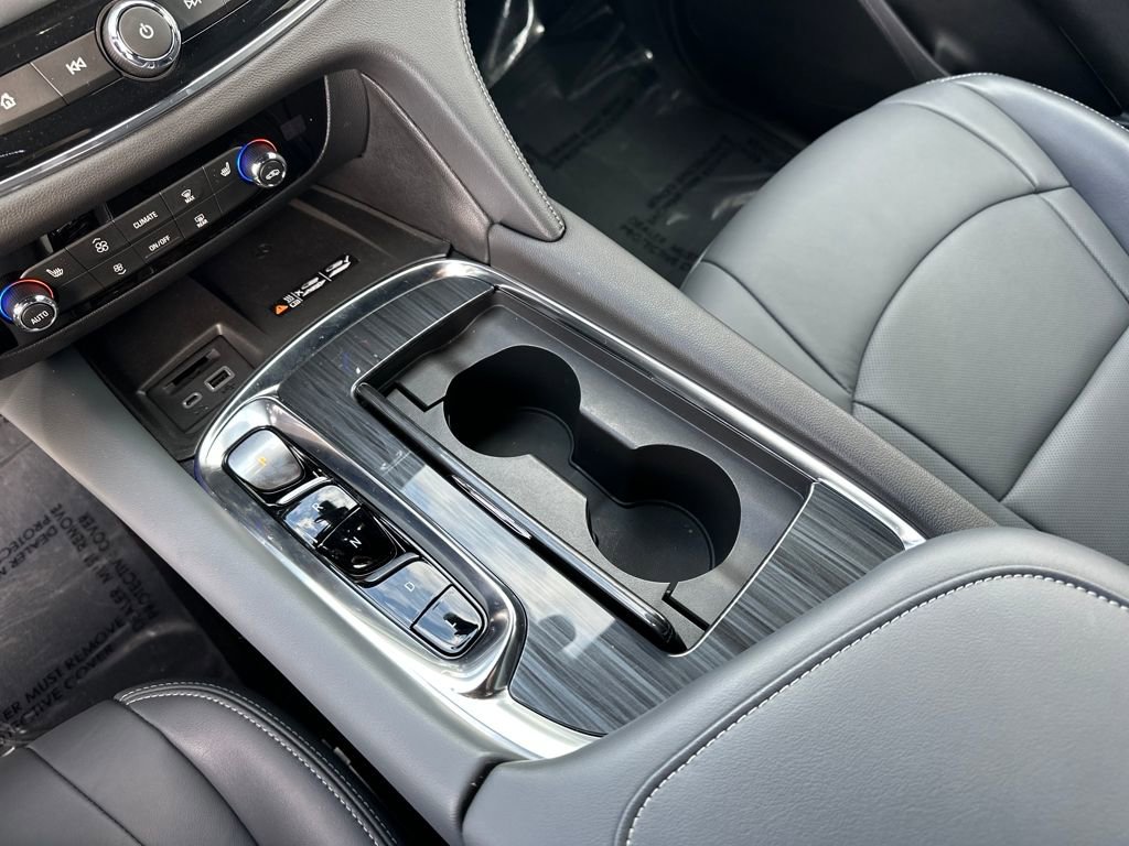 Used 2024 Buick Enclave Essence w/ Sport Touring Edition image 25