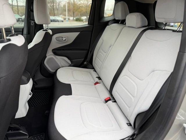 Used 2022 Jeep Renegade Latitude image 21