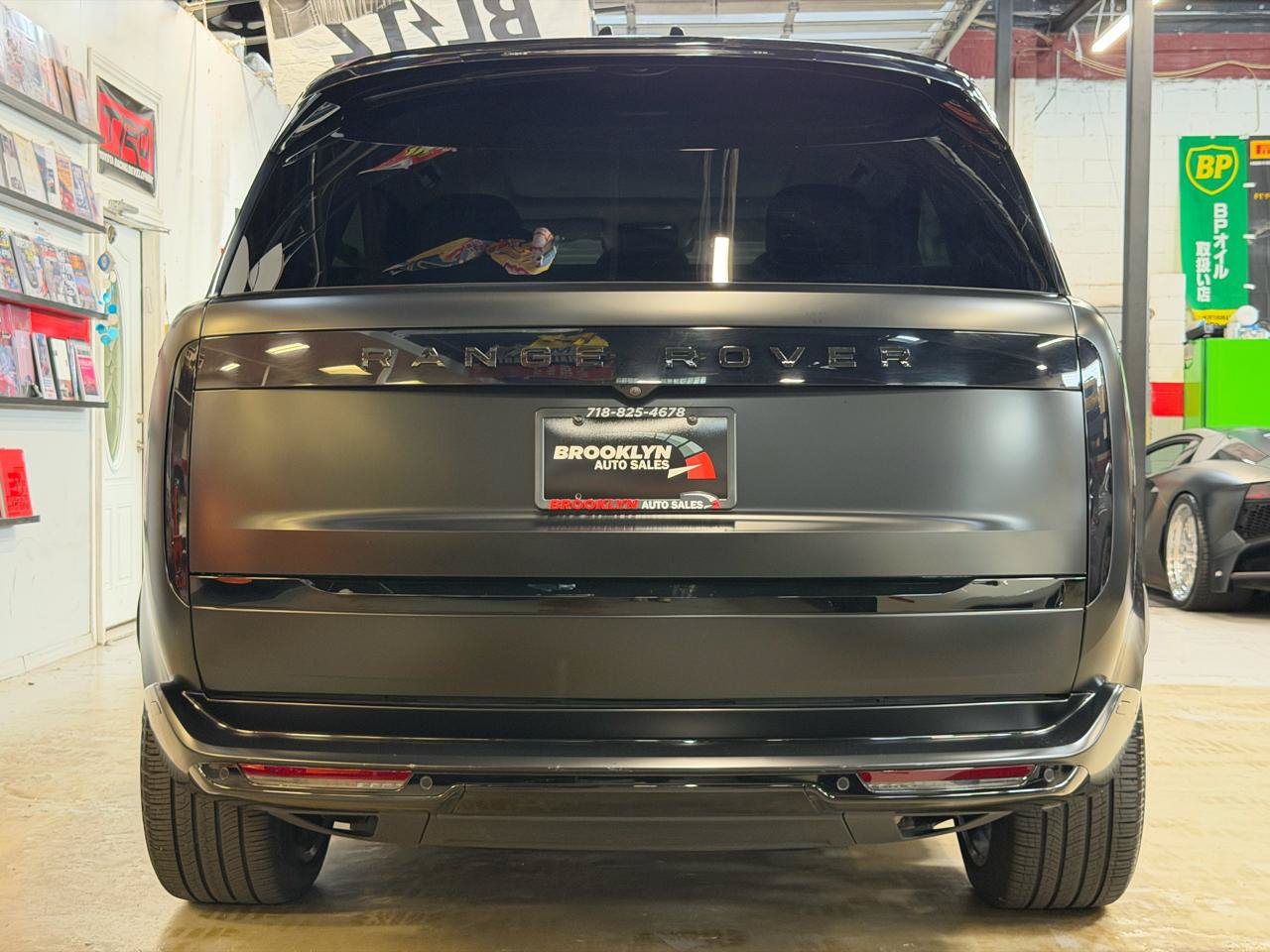 Used 2023 Land Rover Range Rover Long Wheelbase SE AWD/4WD image 8