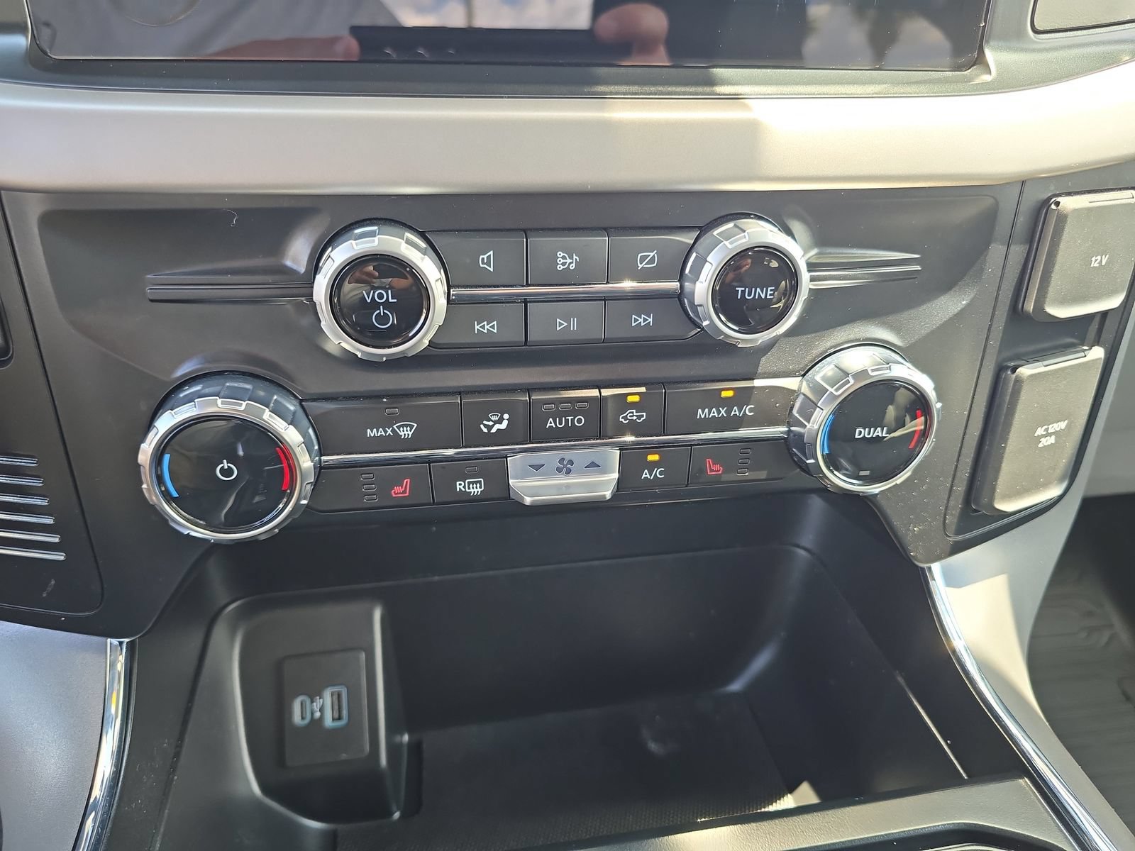 Certified 2023 Ford F150 Lightning XLT AWD/4WD image 23