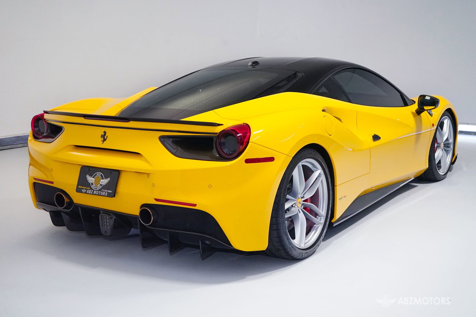 Used 2018 Ferrari 488 GTB image 6