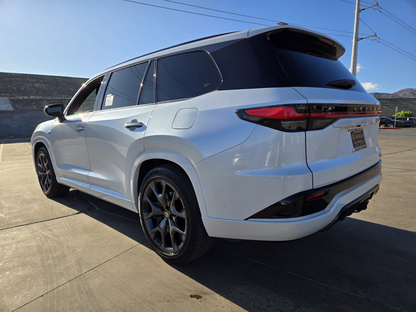 New 2026 Lexus TX 500h AWD image 4