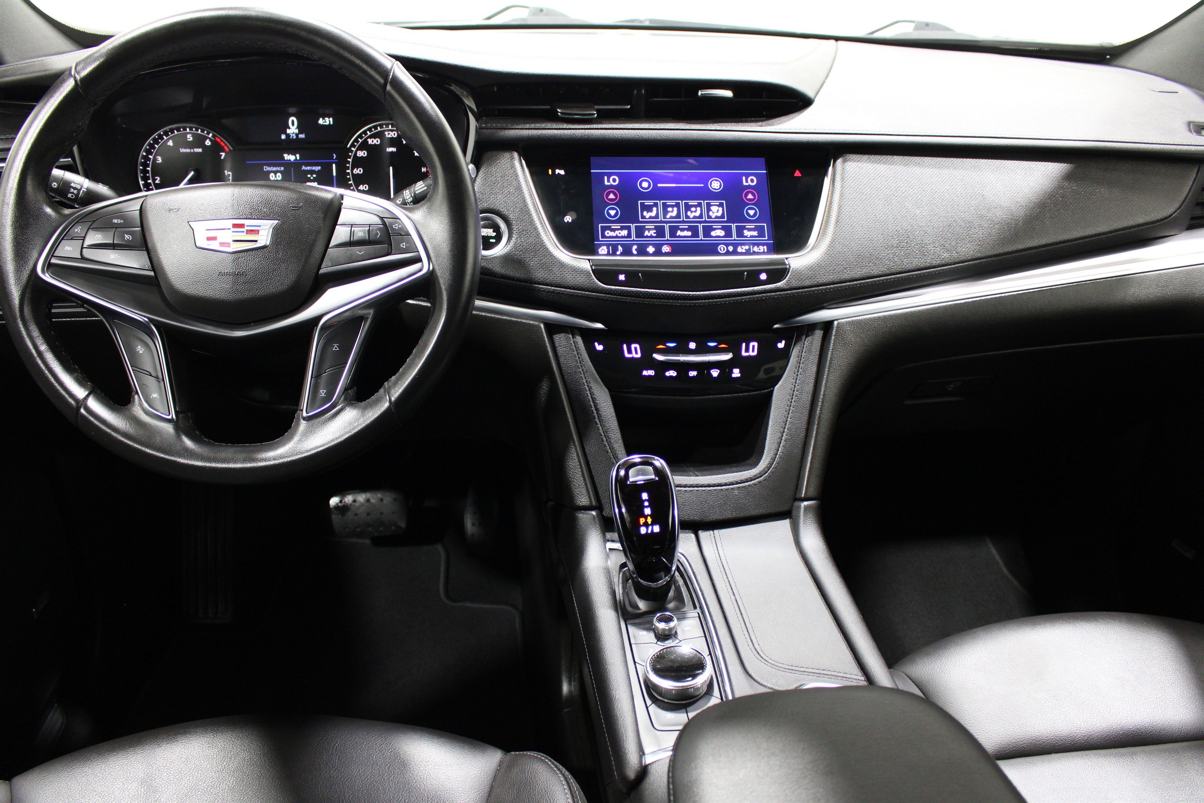 Certified 2023 Cadillac XT5 Luxury image 2