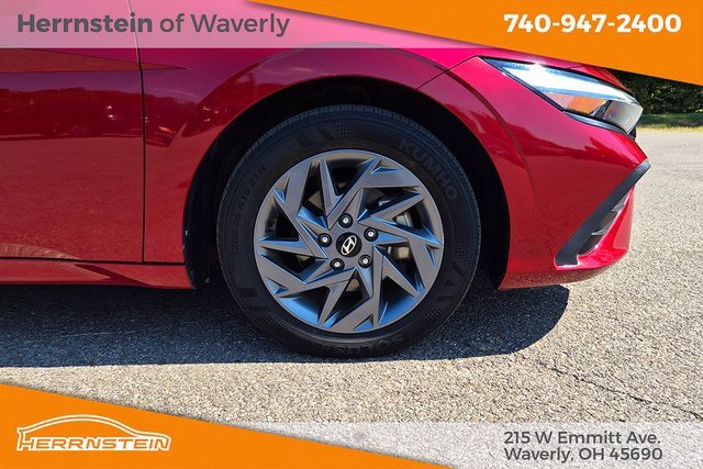 Used 2024 Hyundai Elantra SEL image 28