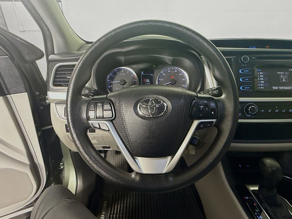 Certified 2019 Toyota Highlander LE image 11