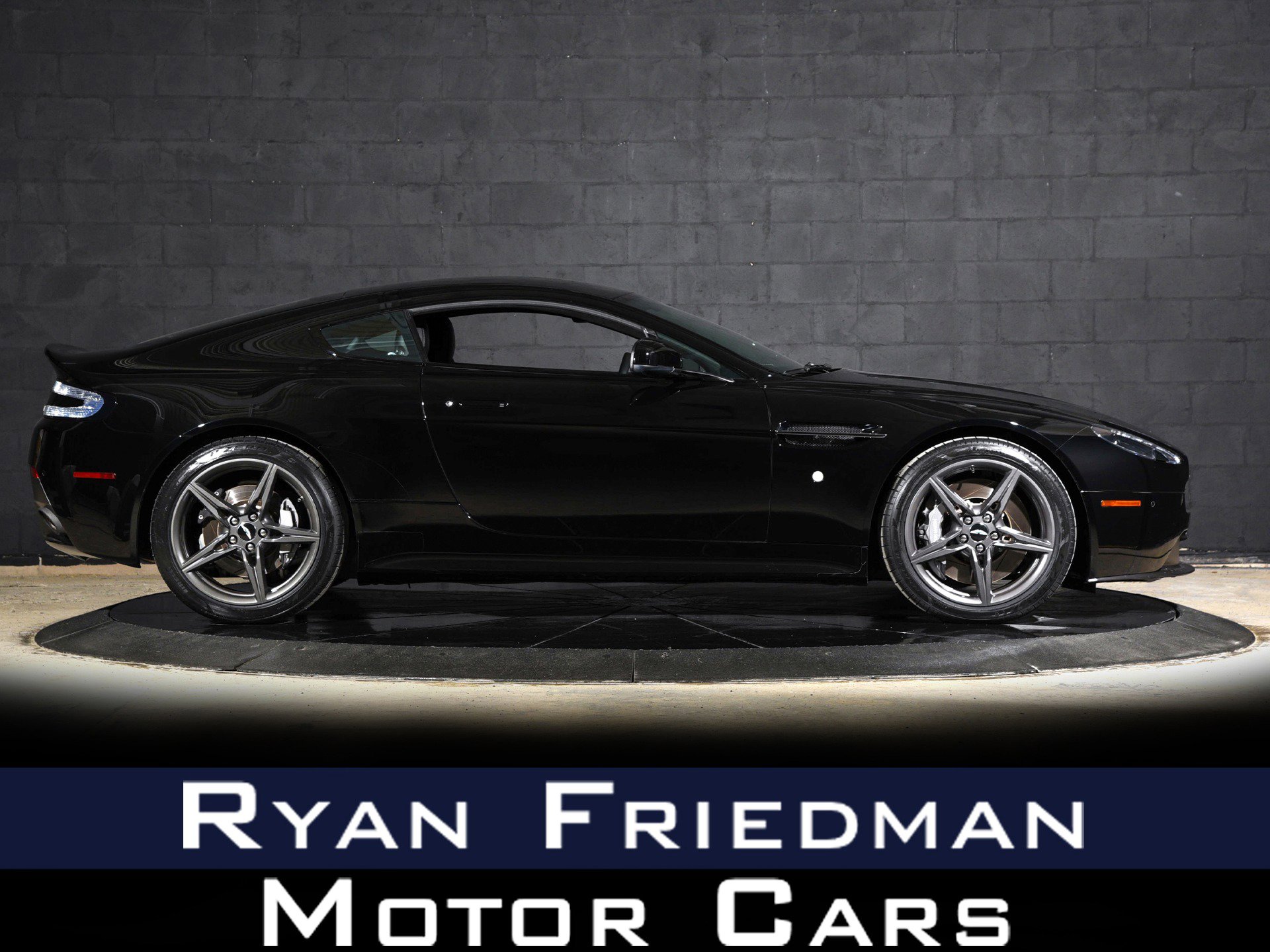 Used 2015 Aston Martin V8 Vantage GT image 1