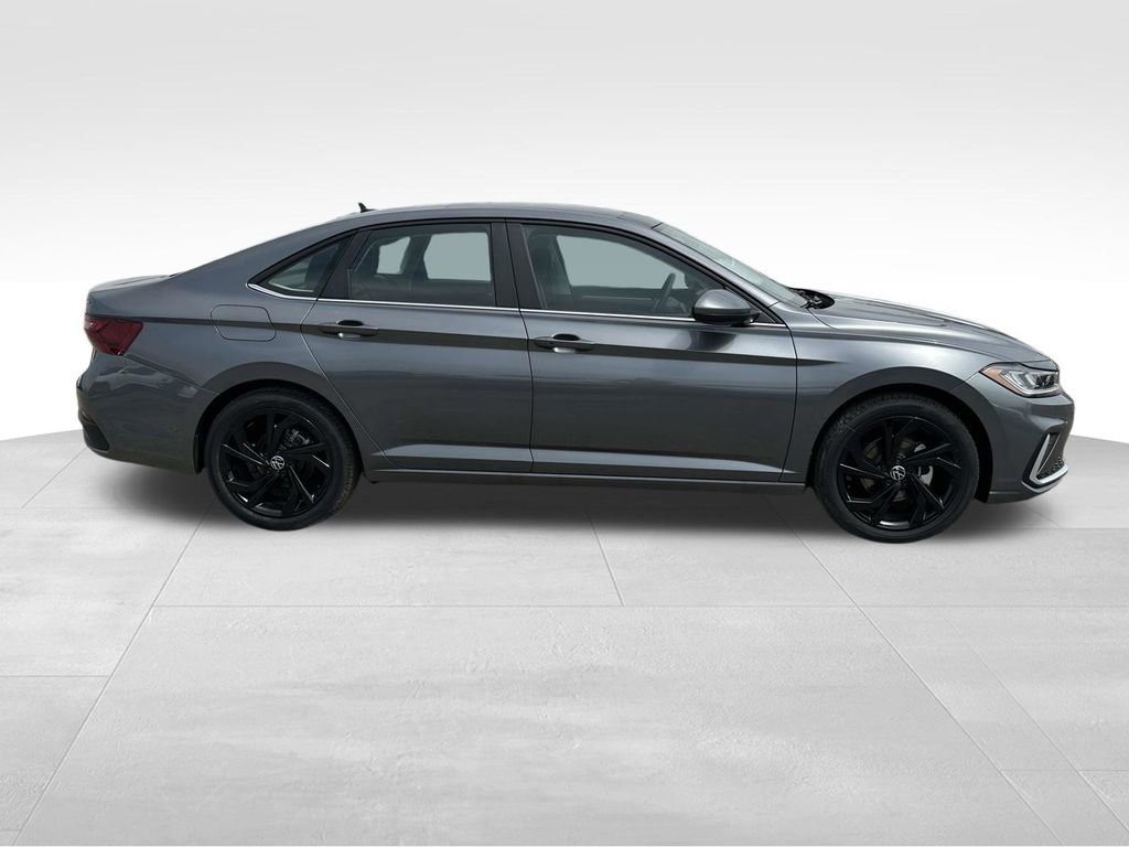 New 2026 Volkswagen Jetta SE image 5