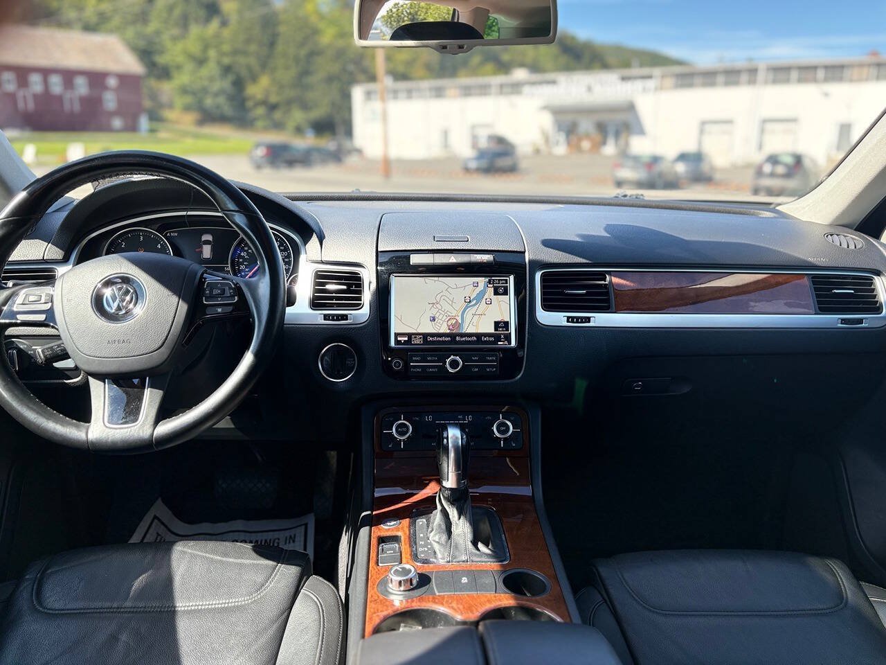 Used 2014 Volkswagen Touareg TDI AWD/4WD image 8
