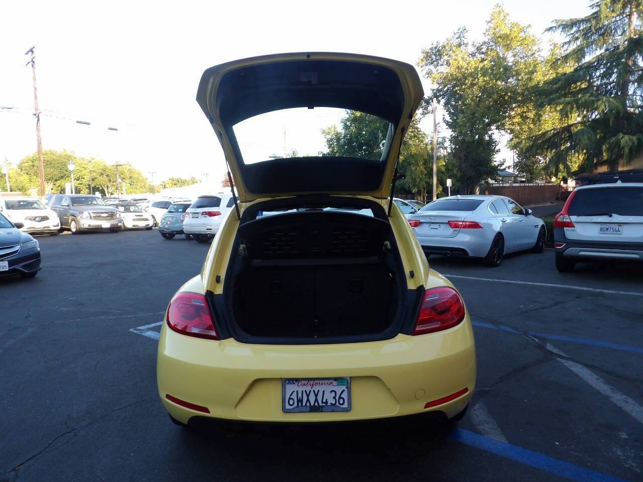 Used 2012 Volkswagen Beetle 2.5 FWD image 11