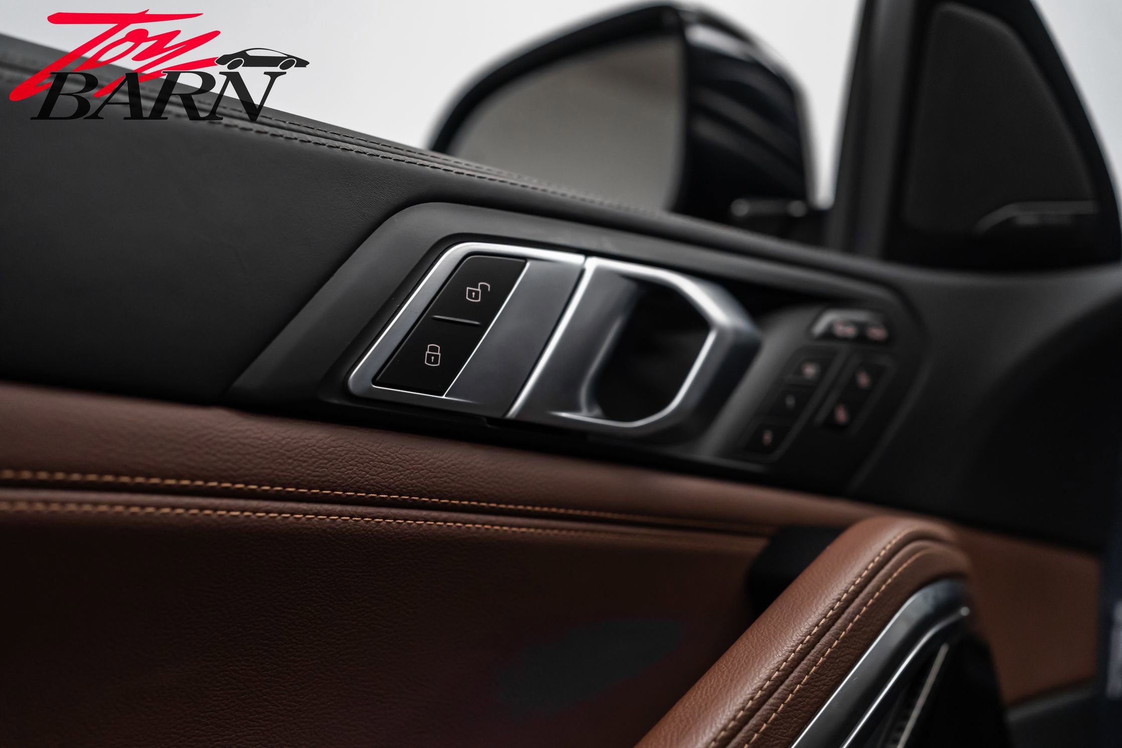 Used 2020 BMW X6 M50i w/ Executive Package image 22