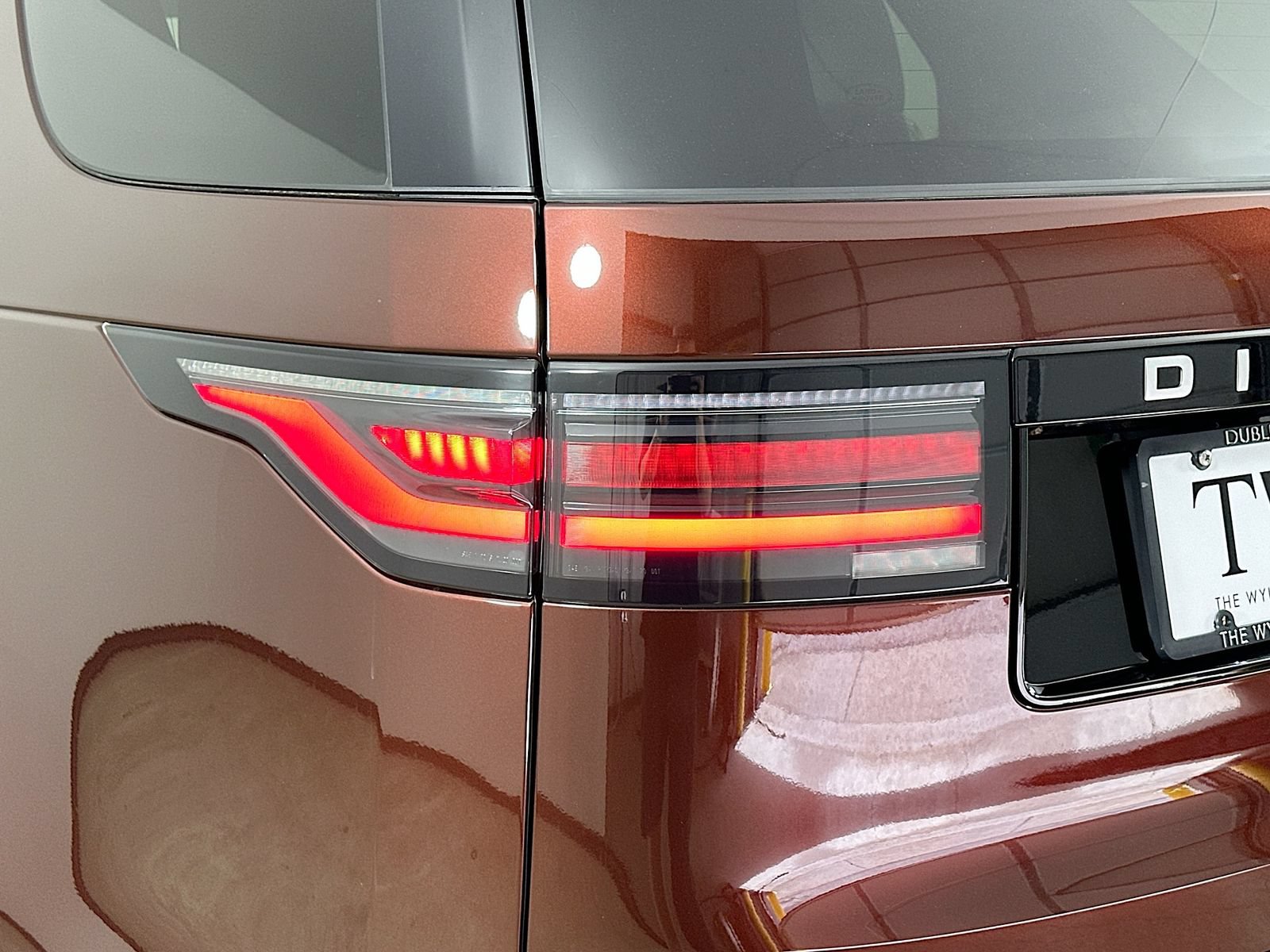 New 2026 Land Rover Discovery Limited Edition AWD/4WD image 13