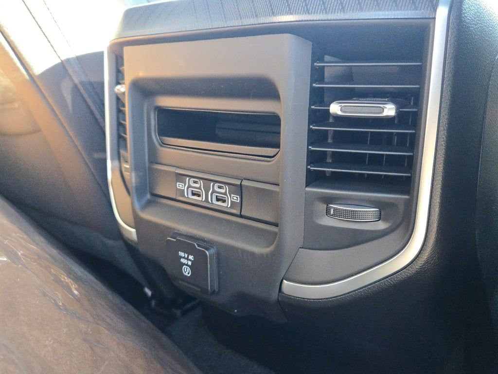 New 2026 RAM 1500 Big Horn AWD/4WD image 10