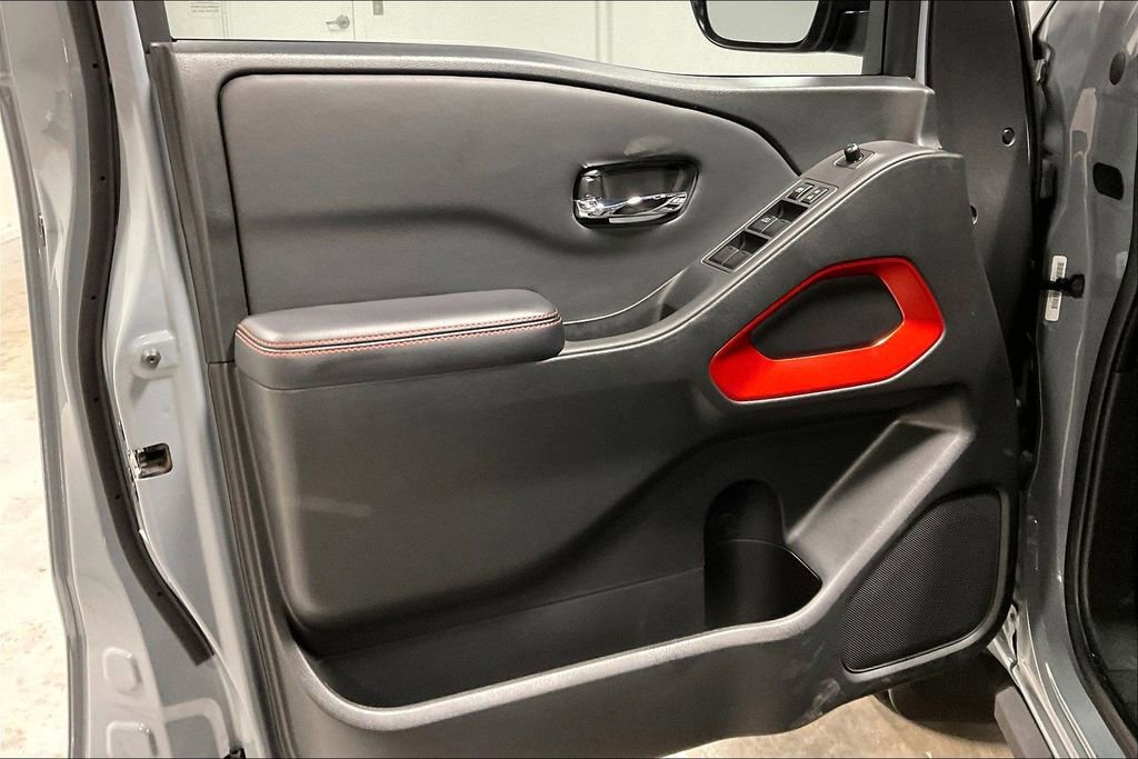 Used 2025 Nissan Frontier PRO-4X AWD/4WD image 20