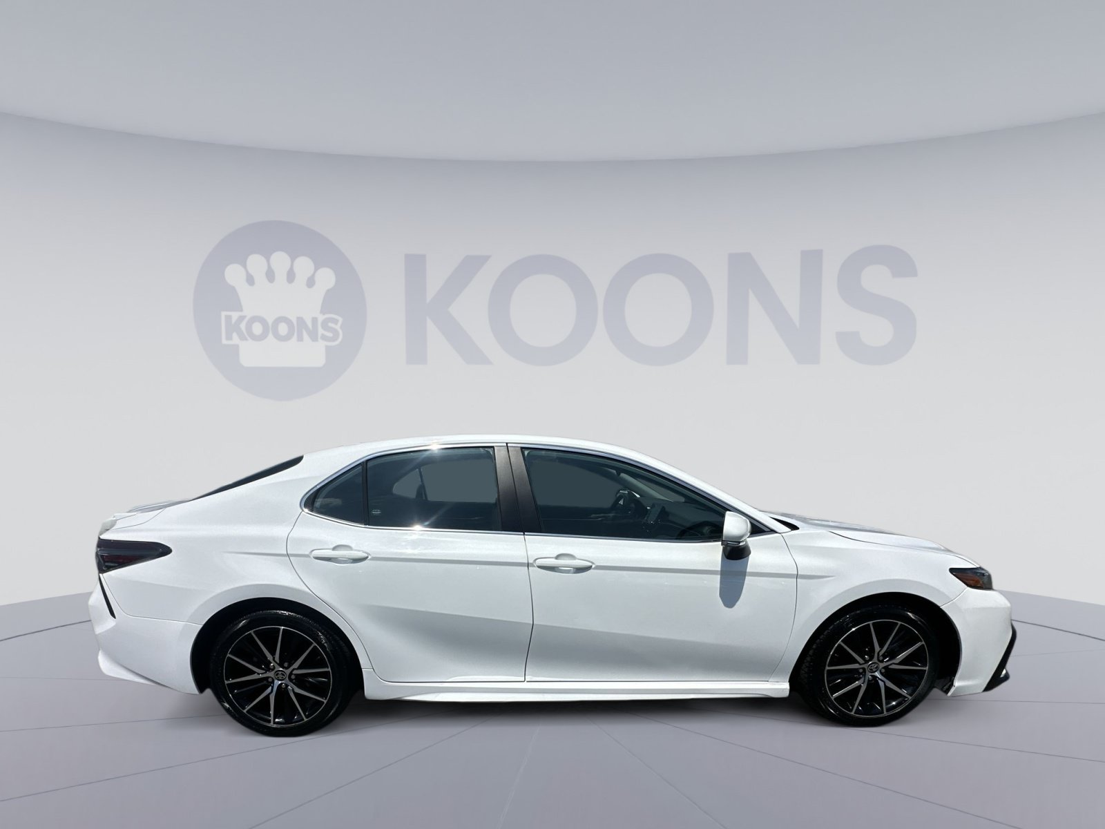 Used 2024 Toyota Camry SE FWD image 12
