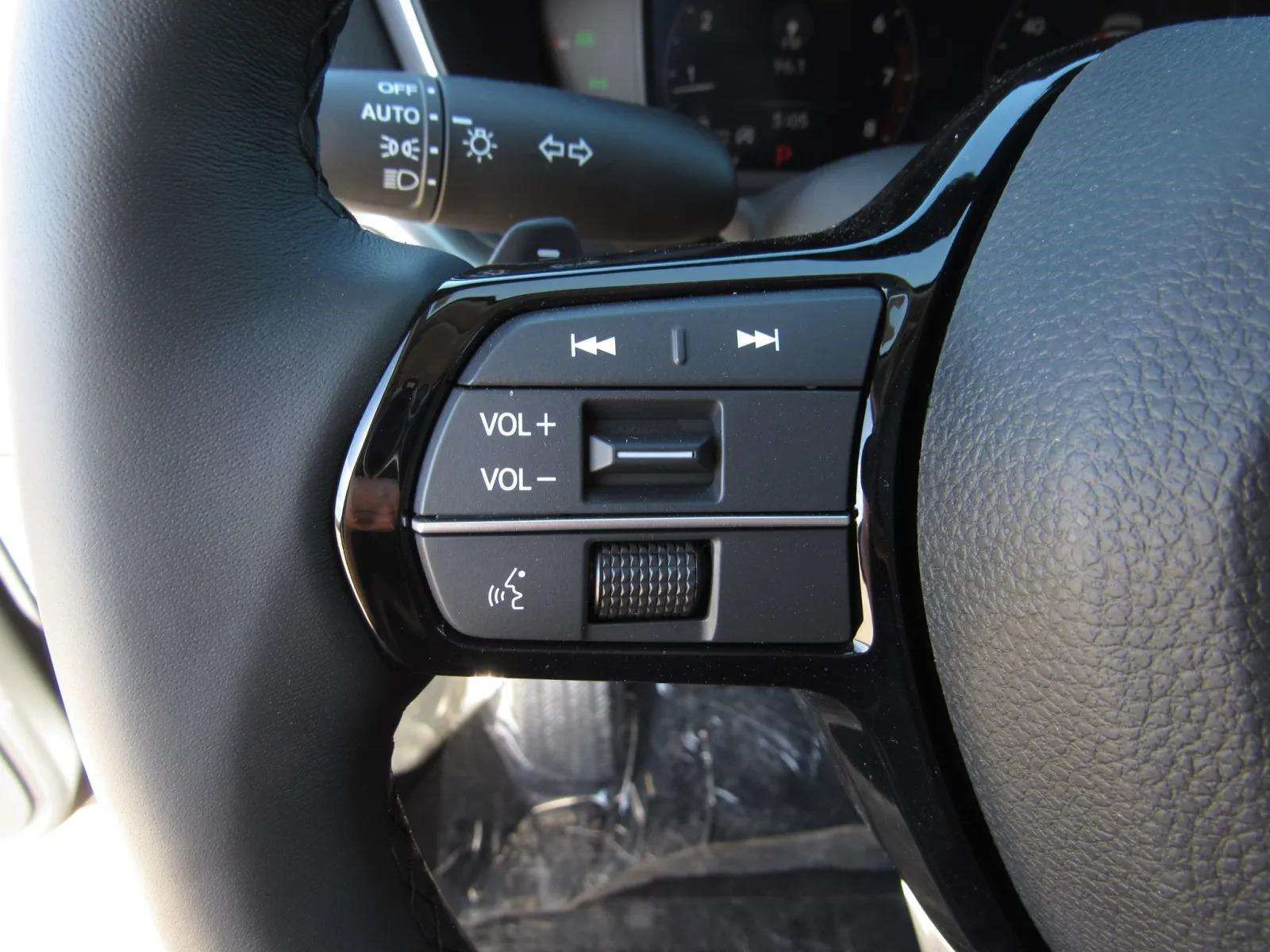 Certified 2026 Acura Integra FWD image 24