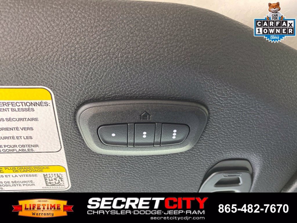 Used 2025 Jeep Gladiator Mojave AWD/4WD image 19