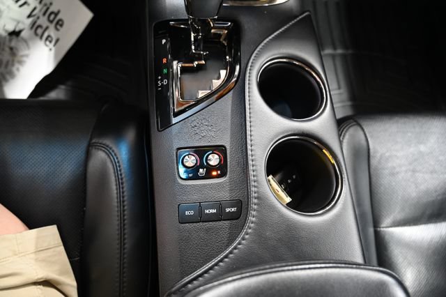 Used 2013 Toyota Avalon Limited FWD image 19