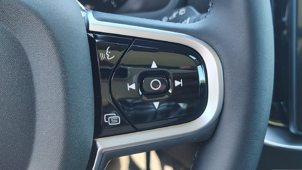 New 2026 Volvo XC90 B6 Plus w/ Protection Package Premier AWD/4WD image 16