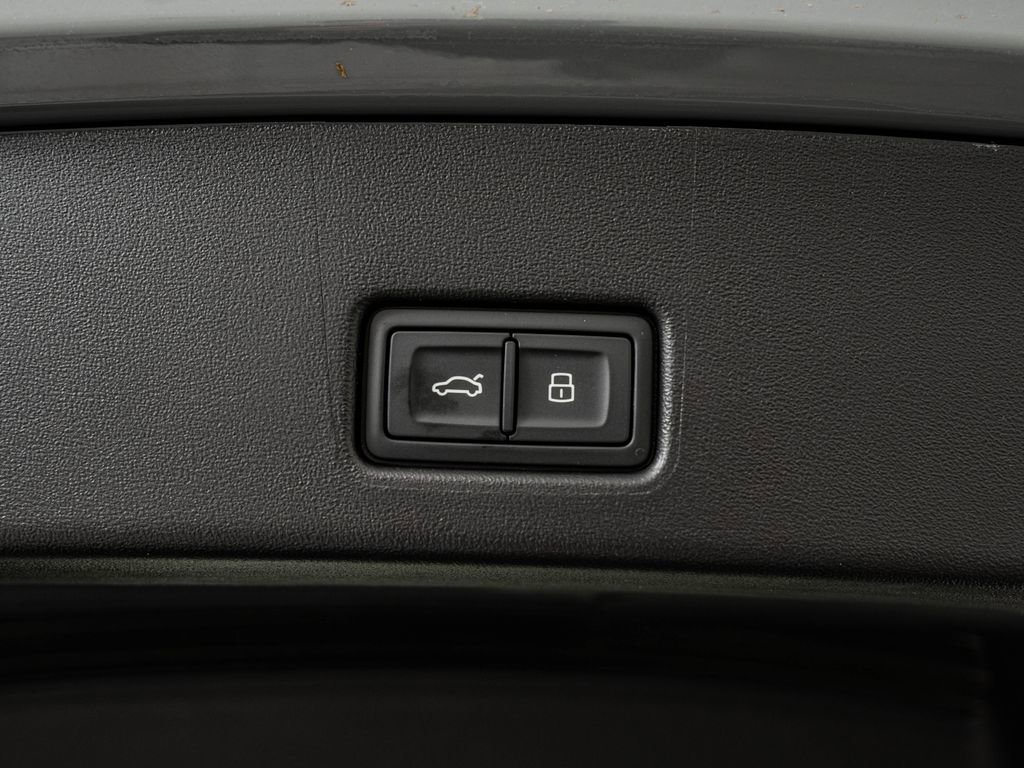 Used 2023 Audi Q4 e-tron Premium Plus w/ Premium Plus AWD/4WD image 36