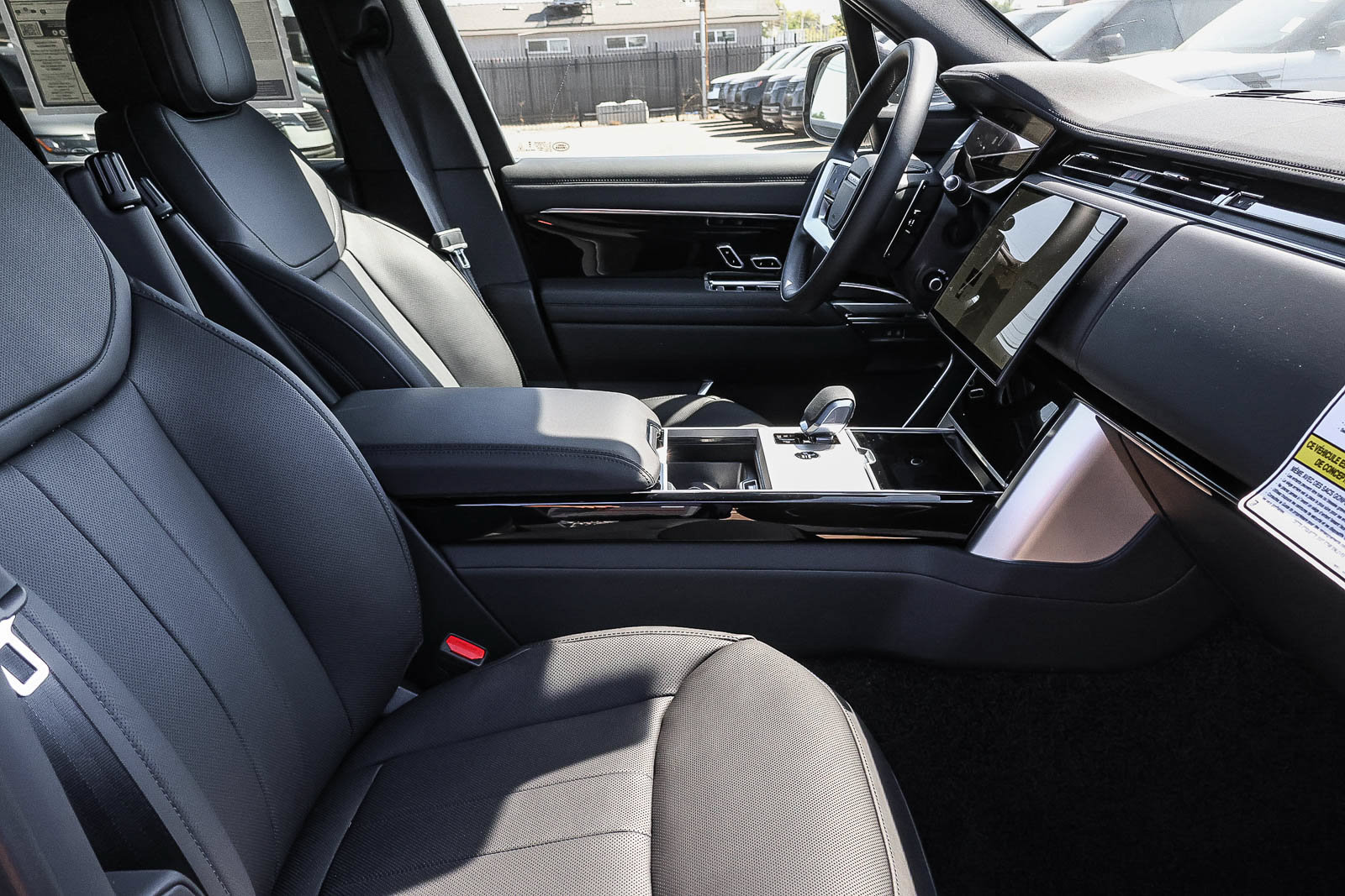 New 2026 Land Rover Range Rover SE AWD/4WD image 13